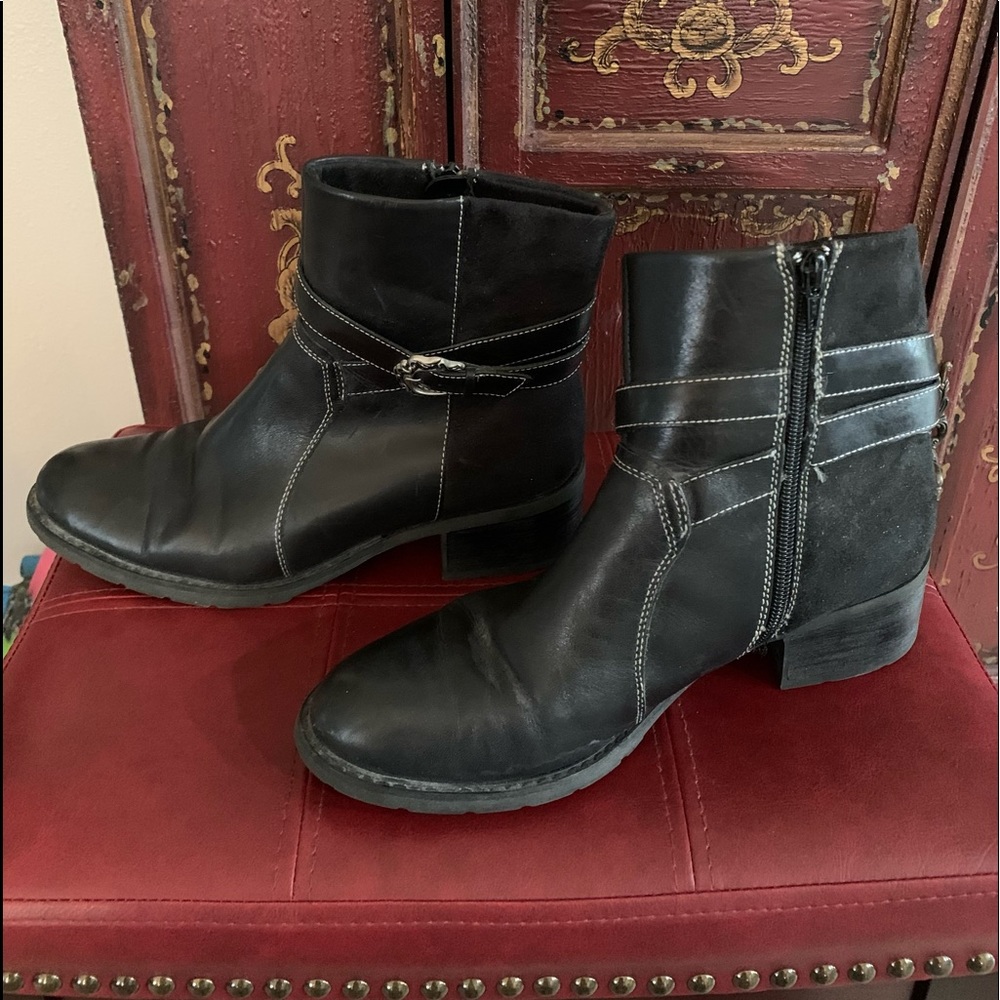 Black Bare Traps ankle boots
